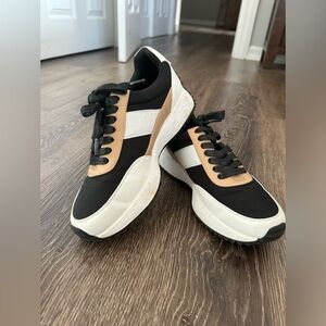 Dolce Vita Bettie Sneaker